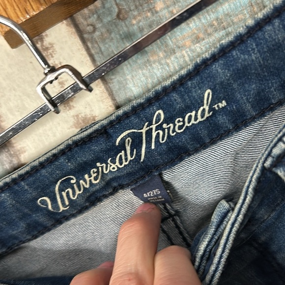 Universal Thread 🧵 4/27 Short blue jeans - Picture 7 of 8